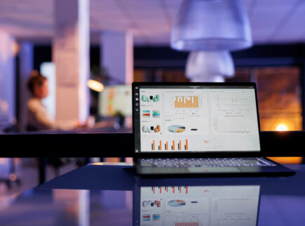 Jak połączyć CRM z automatyzacją sprzedaży?